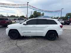 Used 2020  Jeep Grand Cherokee 4d SUV 4WD Laredo Altitude at City Wide Auto Credit near Toledo&comma; OH