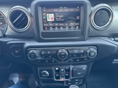 Used 2020  Jeep Gladiator Crew Cab Overland at City Wide Auto Credit near Toledo&comma; OH