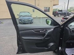 Used 2020  Nissan Rogue 4d SUV AWD SV at City Wide Auto Credit near Toledo&comma; OH