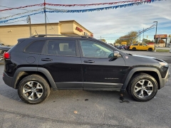 Used 2015  Jeep Cherokee 4d SUV 4WD Trailhawk V6 at City Wide Auto Credit near Toledo, OH