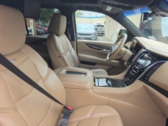 Used 2018  Cadillac Escalade 4d SUV 4WD Platinum at City Wide Auto Credit near Toledo&comma; OH