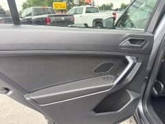 Used 2021  Volkswagen Tiguan 2&period;0T SEL 4MOTION at City Wide Auto Credit near Toledo&comma; OH