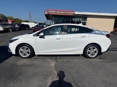 Used 2018  Chevrolet Cruze 4d Sedan LT Auto at City Wide Auto Credit near Toledo, OH