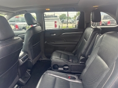 Used 2017  Toyota Highlander 4d SUV AWD Limited at City Wide Auto Credit near Toledo&comma; OH