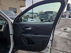 Used 2015  Jeep Cherokee 4d SUV 4WD Limited V6 at City Wide Auto Credit near Toledo&comma; OH