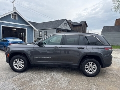 Used 2024  Jeep Grand Cherokee Laredo 4x4 at City Wide Auto Credit near Toledo&comma; OH