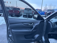 Used 2019  Nissan Rogue 4d SUV AWD SV at City Wide Auto Credit near Toledo&comma; OH