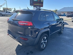 Used 2015  Jeep Cherokee 4d SUV 4WD Trailhawk at City Wide Auto Credit near Toledo, OH