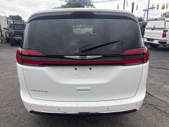 Used 2023  Chrysler Pacifica Touring L FWD at City Wide Auto Credit near Toledo&comma; OH