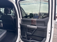 Used 2016  Ford F-150 4WD SuperCrew Platinum 5 1&sol;2 at City Wide Auto Credit near Toledo&comma; OH