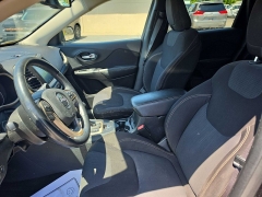 Used 2015  Jeep Cherokee 4d SUV 4WD Latitude V6 at City Wide Auto Credit near Toledo&comma; OH