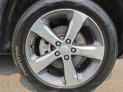 Used 2021  Jeep Grand Cherokee L Limited 4x4 at City Wide Auto Credit near Toledo&comma; OH