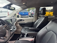 Used 2023  Chrysler Pacifica Touring L FWD at City Wide Auto Credit near Toledo&comma; OH