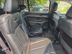 Used 2021  Jeep Grand Cherokee L Limited 4x4 at City Wide Auto Credit near Toledo&comma; OH