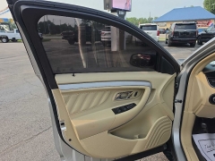 Used 2017  Ford Taurus 4d Sedan FWD SE V6 at City Wide Auto Credit near Toledo&comma; OH