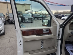 Used 2014  Lincoln Navigator 4d SUV 4WD at City Wide Auto Credit near Toledo&comma; OH