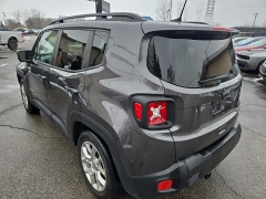 Used 2018  Jeep Renegade 4d SUV FWD Latitude at City Wide Auto Credit near Toledo&comma; OH