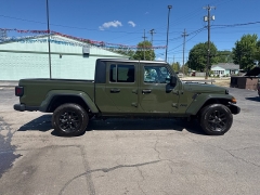 Used 2022  Jeep Gladiator Sport 4x4 at City Wide Auto Credit near Toledo&comma; OH