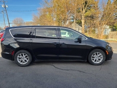 Used 2024  Chrysler Pacifica Touring FWD at City Wide Auto Credit near Toledo&comma; OH