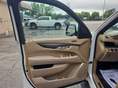 Used 2018  Cadillac Escalade 4d SUV 4WD Platinum at City Wide Auto Credit near Toledo&comma; OH