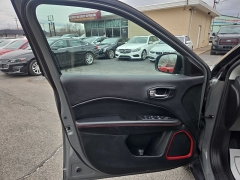 Used 2019  Jeep Compass 4d SUV 4WD Trailhawk at City Wide Auto Credit near Toledo&comma; OH