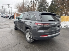 Used 2024  Jeep Grand Cherokee Laredo 4x4 at City Wide Auto Credit near Toledo&comma; OH