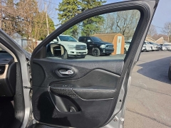 Used 2016  Jeep Cherokee 4d SUV 4WD Limited V6 at City Wide Auto Credit near Toledo&comma; OH