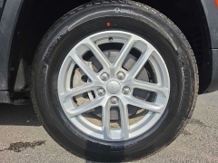Used 2023  Jeep Grand Cherokee L Laredo 4x4 at City Wide Auto Credit near Toledo&comma; OH