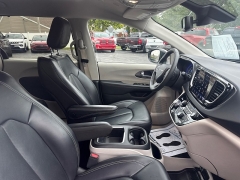 Used 2023  Chrysler Pacifica Touring L FWD at City Wide Auto Credit near Toledo&comma; OH