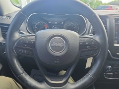 Used 2019  Jeep Cherokee 4d SUV 4WD Trailhawk 3&period;2L at City Wide Auto Credit near Toledo&comma; OH