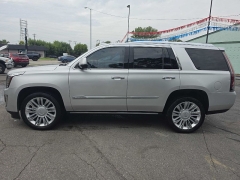 Used 2019  Cadillac Escalade 4d SUV 4WD Platinum at City Wide Auto Credit near Toledo&comma; OH