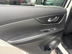 Used 2017  Nissan Rogue 4d SUV AWD SV at City Wide Auto Credit near Toledo&comma; OH