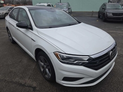 Used 2019  Volkswagen Jetta 4d Sedan 1&period;4T R-Line at City Wide Auto Credit near Toledo&comma; OH