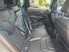 Used 2019  Jeep Cherokee 4d SUV 4WD Trailhawk 3&period;2L at City Wide Auto Credit near Toledo&comma; OH