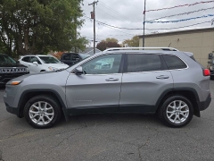Used 2015  Jeep Cherokee 4d SUV 4WD Latitude V6 at City Wide Auto Credit near Toledo, OH
