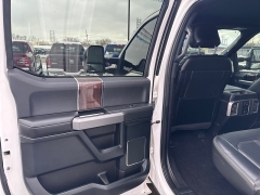 Used 2016  Ford F-150 4WD SuperCrew Platinum 5 1&sol;2 at City Wide Auto Credit near Toledo&comma; OH