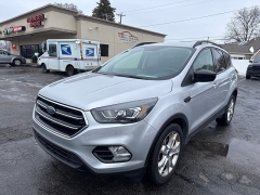 Used 2019  Ford Escape 4d SUV FWD SE at City Wide Auto Credit near Toledo&comma; OH