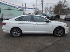 Used 2019  Volkswagen Jetta 4d Sedan 1&period;4T R-Line at City Wide Auto Credit near Toledo&comma; OH