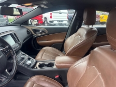 Used 2016  Chrysler 200 4d Sedan C V6 at City Wide Auto Credit near Toledo&comma; OH