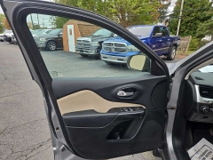 Used 2015  Jeep Cherokee 4d SUV 4WD Latitude V6 at City Wide Auto Credit near Toledo, OH