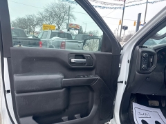 Used 2020  Chevrolet Silverado 1500 4WD Crew Cab Custom at City Wide Auto Credit near Toledo&comma; OH