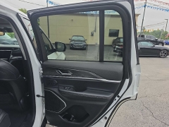 Used 2022  Jeep Grand Cherokee Limited 4x4 at City Wide Auto Credit near Toledo&comma; OH