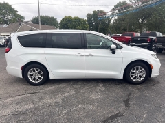 Used 2023  Chrysler Pacifica Touring L FWD at City Wide Auto Credit near Toledo&comma; OH