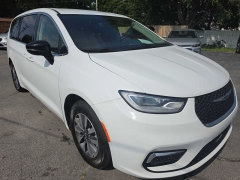 Used 2024  Chrysler Pacifica Hybrid Select FWD at City Wide Auto Credit near Toledo&comma; OH
