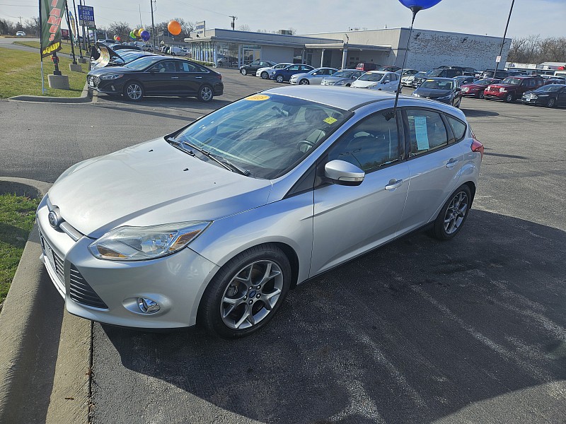 Used 2013  Ford Focus 4d Hatchback SE at Superior Car Credit near East Dundee, IL