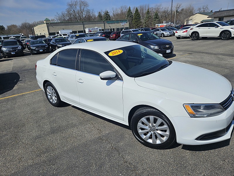 Used 2014  Volkswagen Jetta Sedan 4dr Auto SE w/Connectivity PZEV at Superior Car Credit near East Dundee, IL