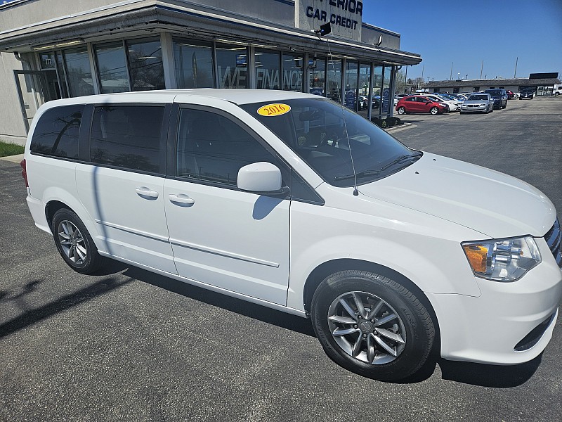 Used 2016  Dodge Grand Caravan 4dr Wgn SE Plus at Superior Car Credit near East Dundee, IL
