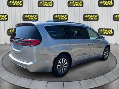 Used 2021  Chrysler Pacifica Touring L FWD at Shook Auto Sales near New Philadelphia&comma; OH
