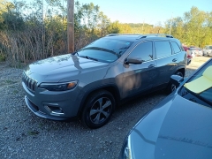 Used 2019  Jeep Cherokee 4d SUV 4WD Limited 3&period;2L at Shook Auto Sales near New Philadelphia&comma; OH