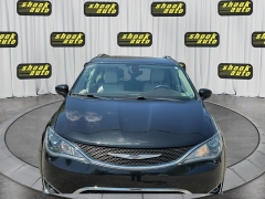 Used 2017  Chrysler Pacifica 4d Wagon Touring-L at Shook Auto Sales near New Philadelphia&comma; OH